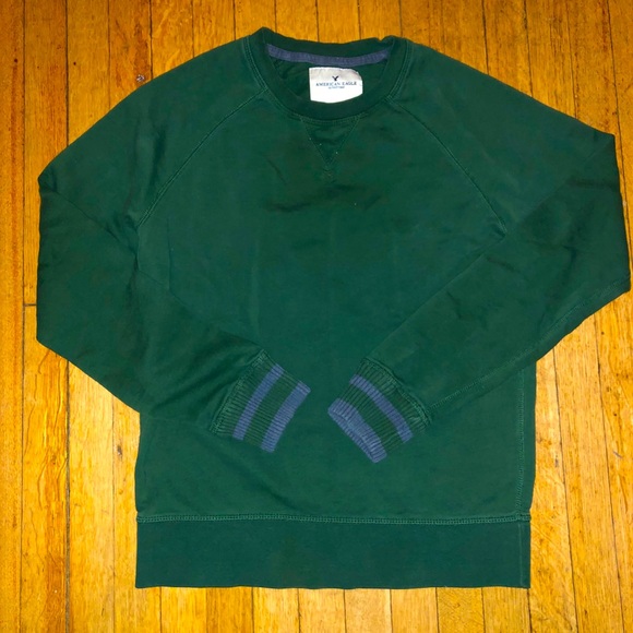 American Eagle Outfitters Sweaters - American eagle sweatshirt !!